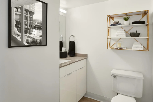 Bathroom Decorating Ideas for Small Apartment: Smart, Stylish & Space-Saving Tips